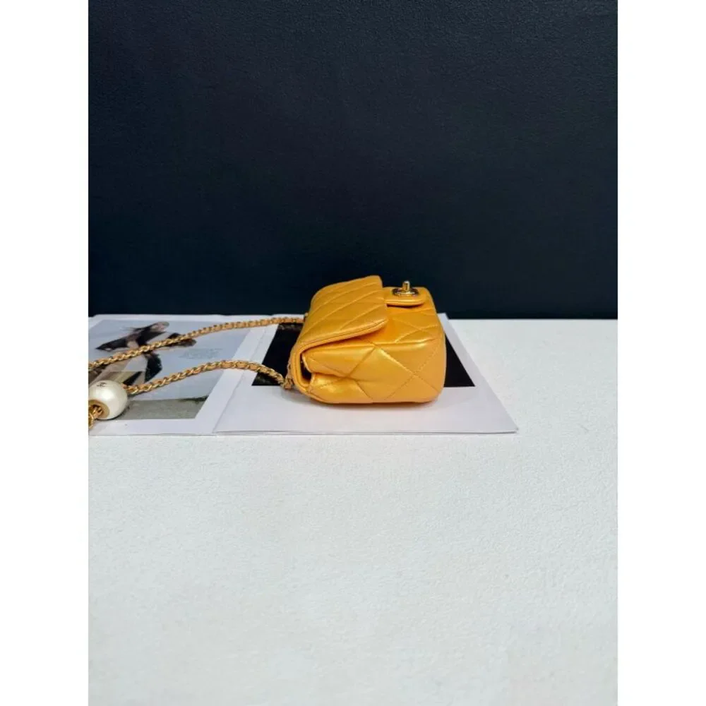 CHANEL brand color
